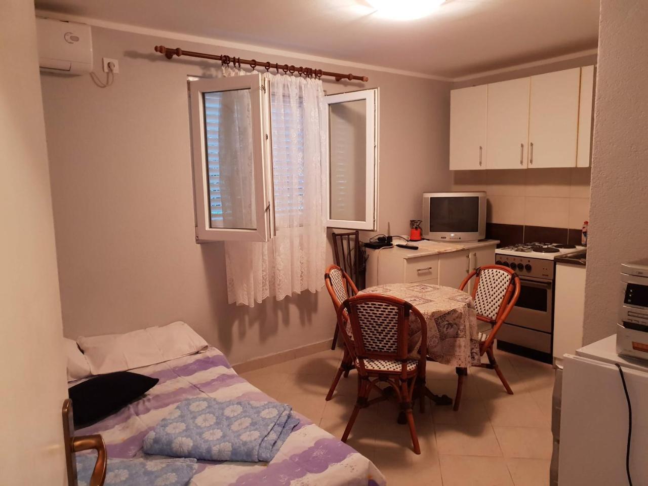 Apartment Miki Херцег-Нови Экстерьер фото